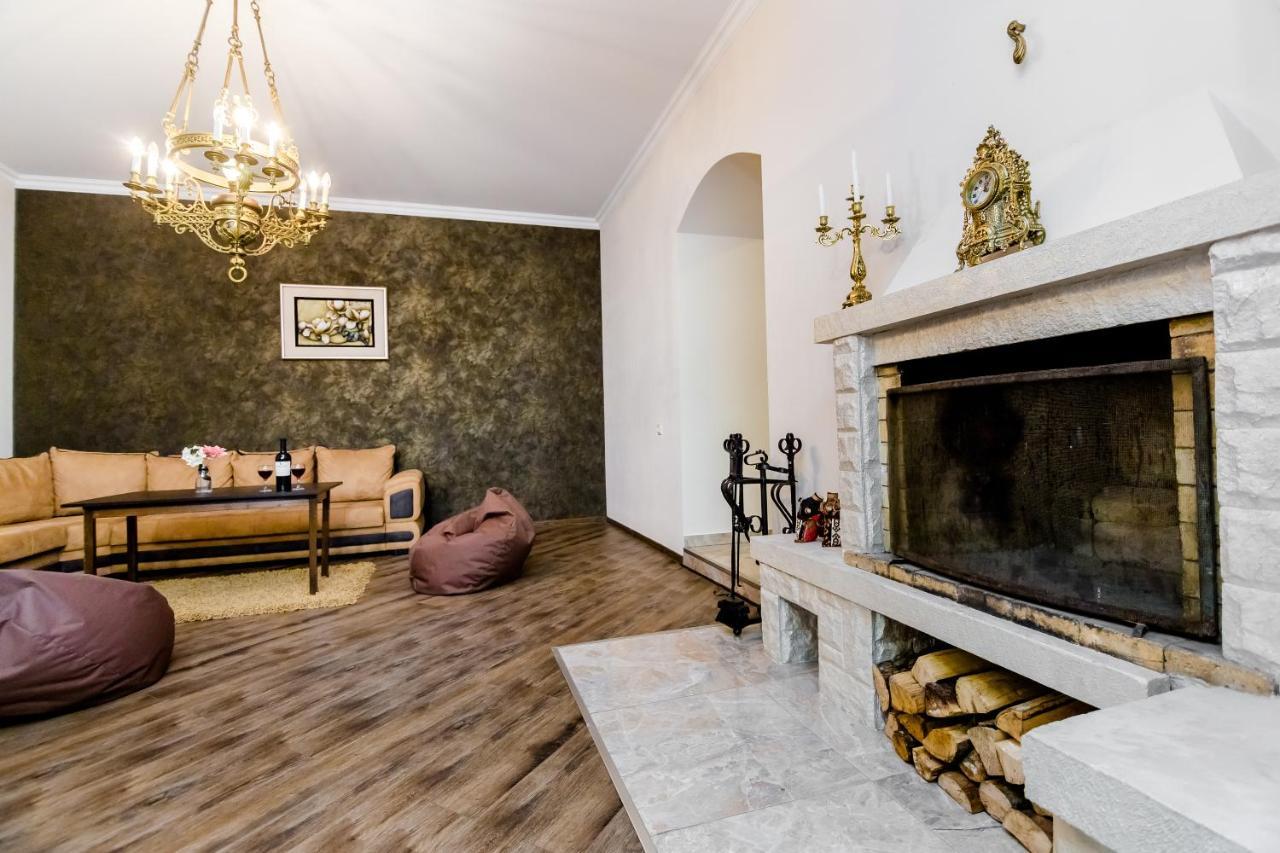 Comfortable House On Marjanishvili Tbilisi Buitenkant foto