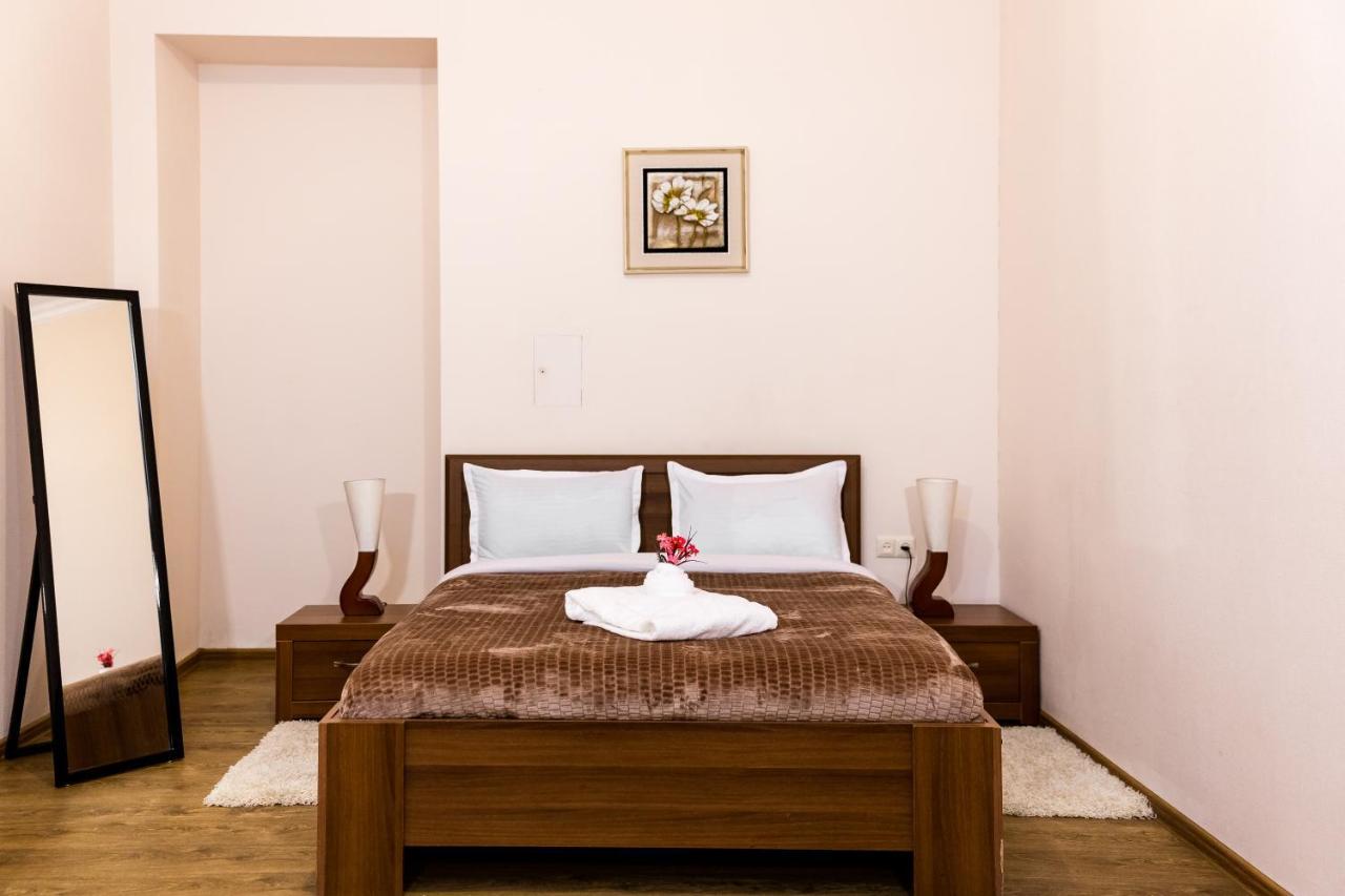 Comfortable House On Marjanishvili Tbilisi Buitenkant foto