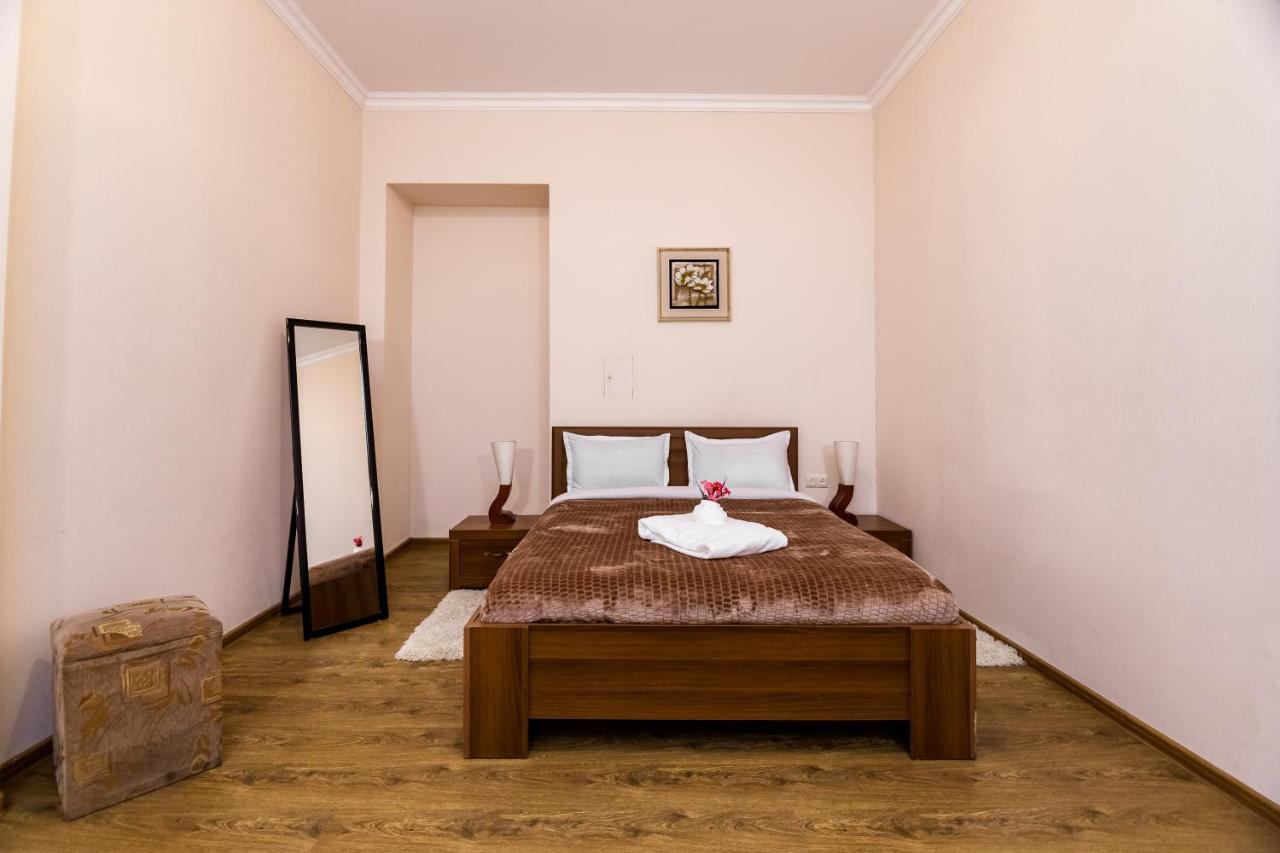 Comfortable House On Marjanishvili Tbilisi Buitenkant foto